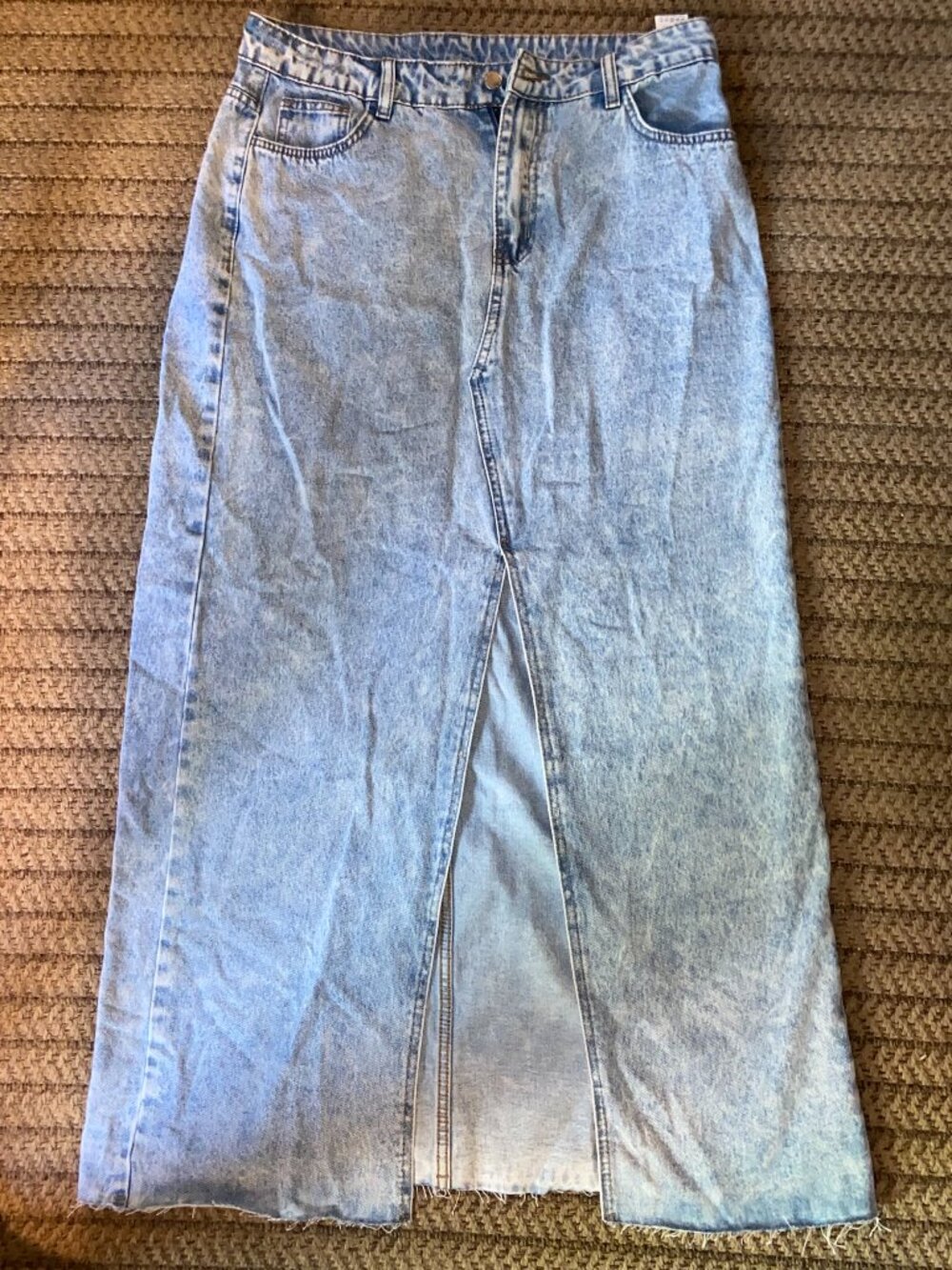 Mango denim maxi skirt features a light acid-wash finish and a front slit